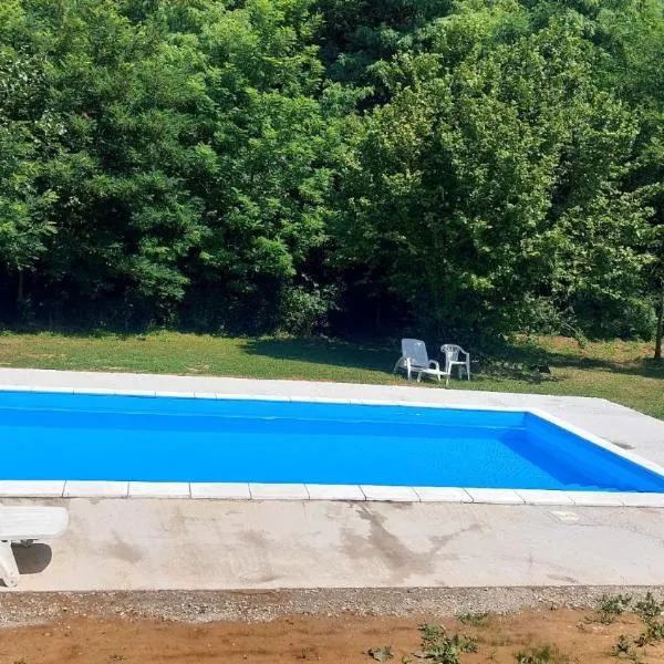 Farmica, Bed&Breakfast, Bazen izdvojen nekoliko minuta hoda，位于Ðurđevac的酒店