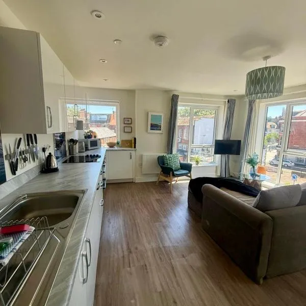 Number 10 Stunning Apartment, Fantastic Location! Free secure parking，位于埃克斯茅斯的酒店