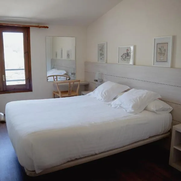 Hostal Bertran，位于Salás de Pallás的酒店