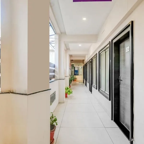 Super Townhouse Dewas City Formerly Utsav,位于Dewās的酒店