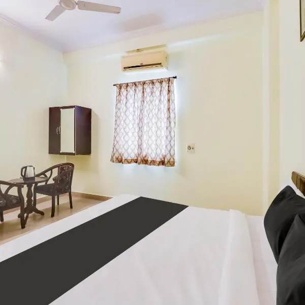 Hotel O SS ELITE，位于Karīmnagar的酒店