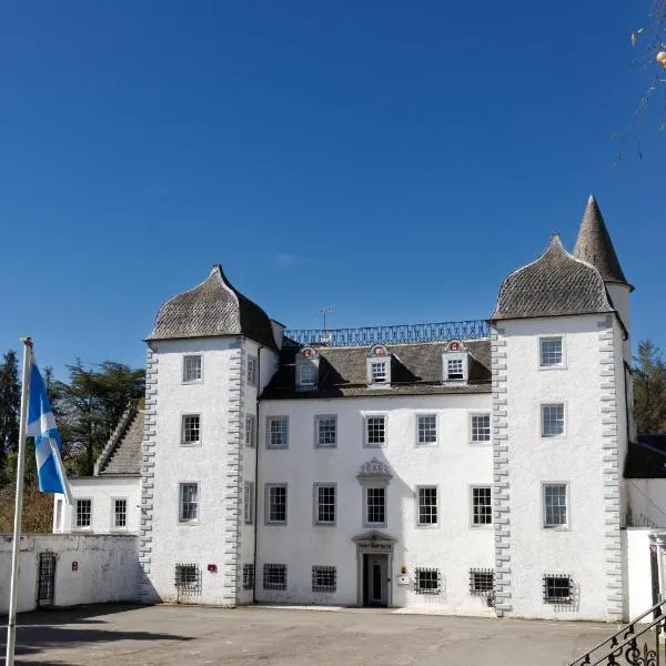 Barony Castle Hotel，位于皮布尔斯的酒店