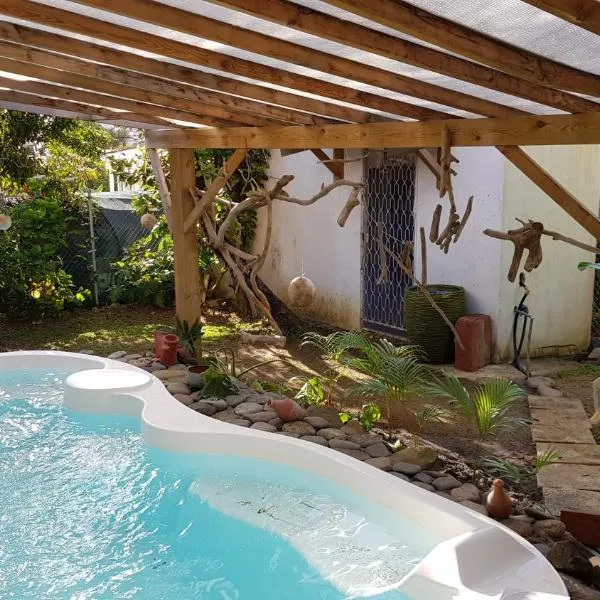 Appartement moderne à Le Lamentin avec piscine partagée - 20m²,位于勒拉芒坦的酒店