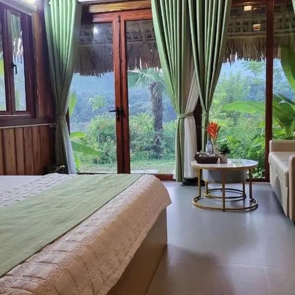 Mạ Homestay Riverside,位于Thường Xuân的酒店