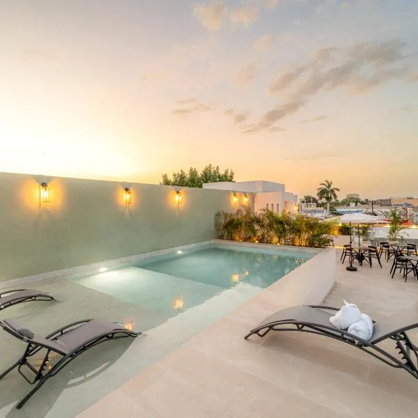 New Hotel Serenata Santa Lucia Mérida，位于梅里达的酒店