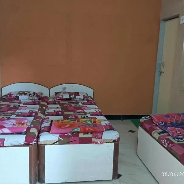 Parshotam Home Stay，位于德瓦尔卡的酒店