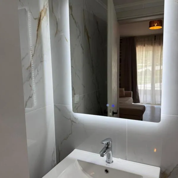 ANEMÉLIA stone suites - Sea & Mountain View，位于Elaiokhórion的酒店