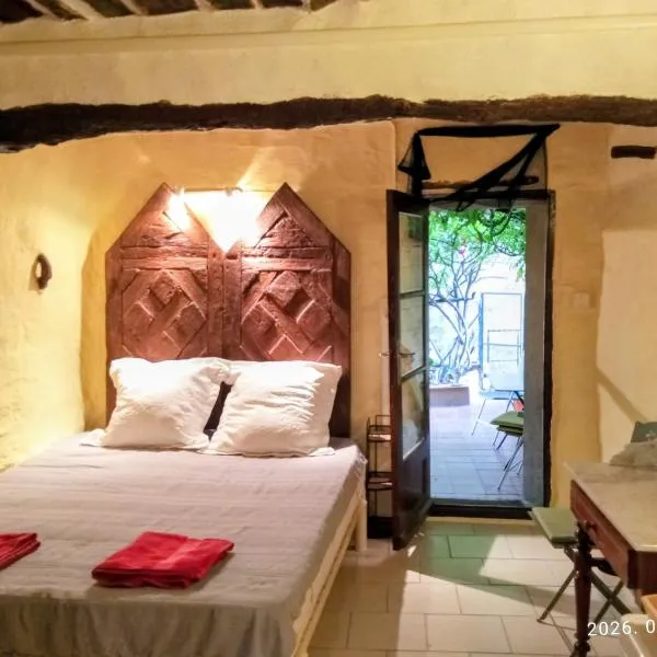 Chambre privée avec terrasse，位于弗莱约斯克的酒店