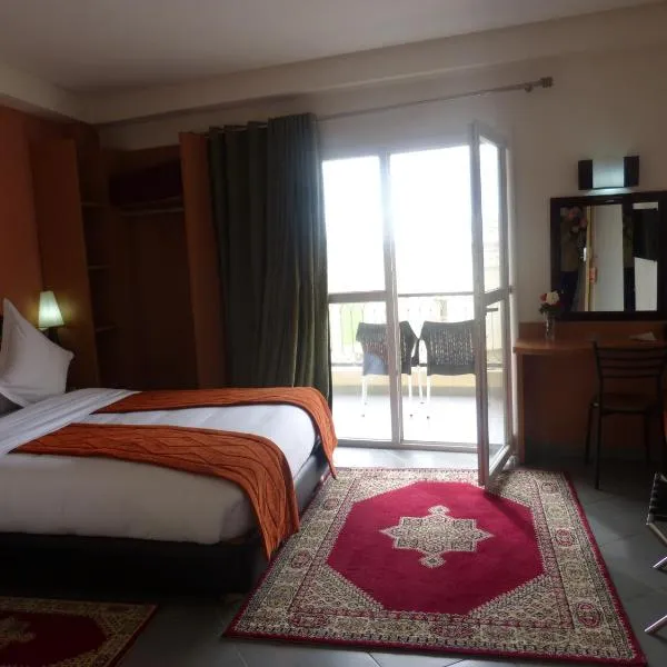 菲斯艾瑞娜酒店，位于Douar Trhaïtia的酒店