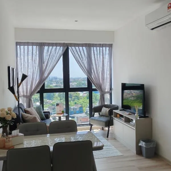 Milano8 Condominium Opposite Vivacity，位于古晋的酒店
