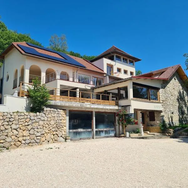 Le Vernay en Savoie - Petit Hôtel Nature,位于Saint-Maurice-de-Rotherens的酒店