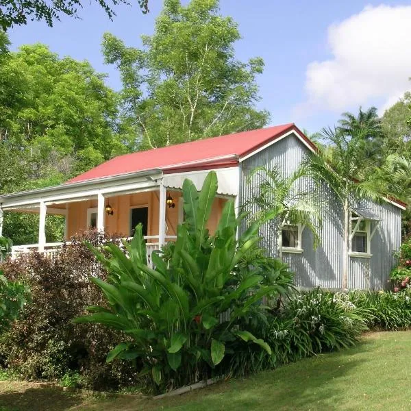 Whitsunday Cane Cutters Cottage，位于Strathdickie的酒店