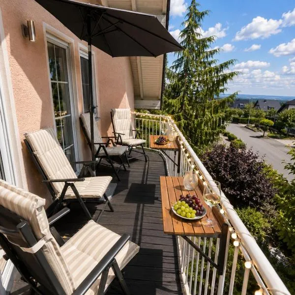 Design Lodge nahe Cochem mit Balkon - für bis zu 4 Personen -95 qm - Eifel-Mosel Lounge，位于Greimersburg的酒店