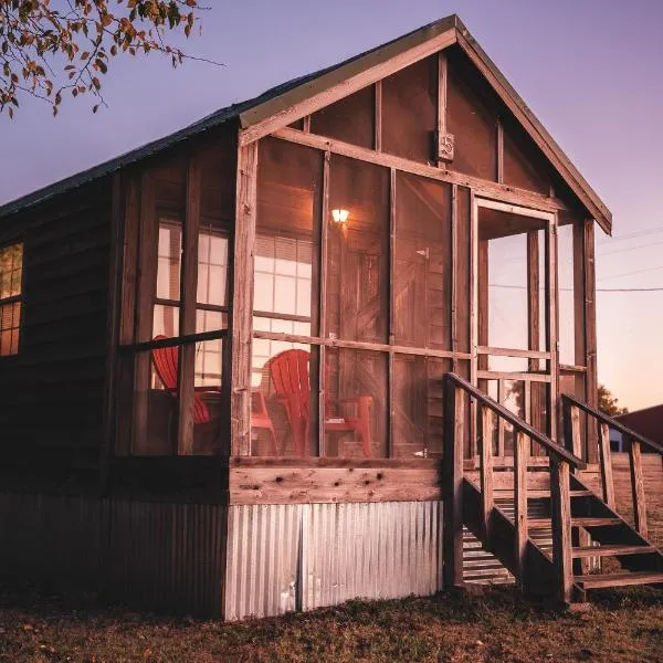 Lakeview Cedar Cabin - 7,位于Mead的酒店