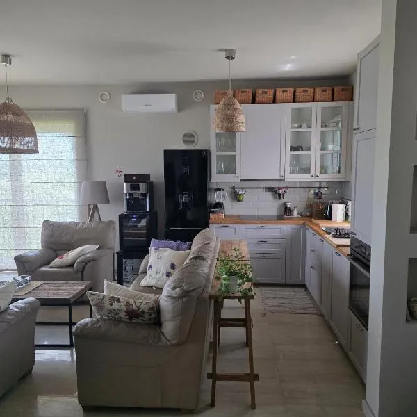 ApartGolf Sobienie Królewskie，位于Sobienie Szlacheckie的酒店