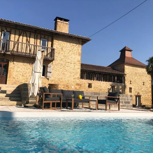 Gîte La Carole 120m2,位于Monlezun的酒店