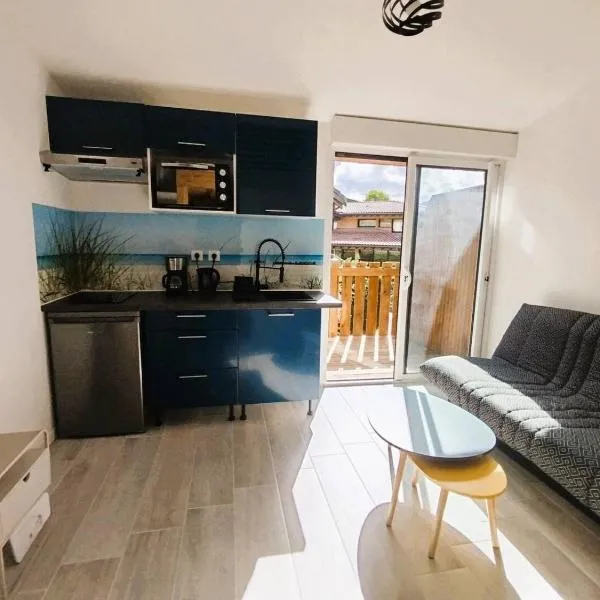 Logement à deux pas du lac Carcans Maubuisson,位于卡尔康的酒店