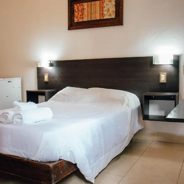 Hotel Del Parque,位于科连特斯的酒店