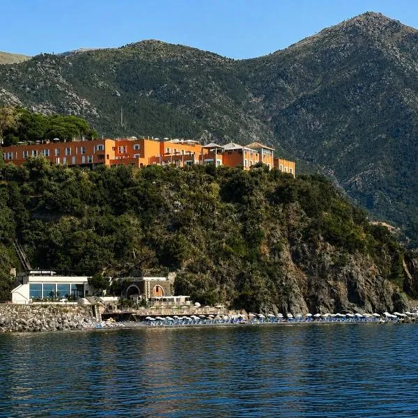 Hotel Punta San Martino，位于阿伦扎诺的酒店