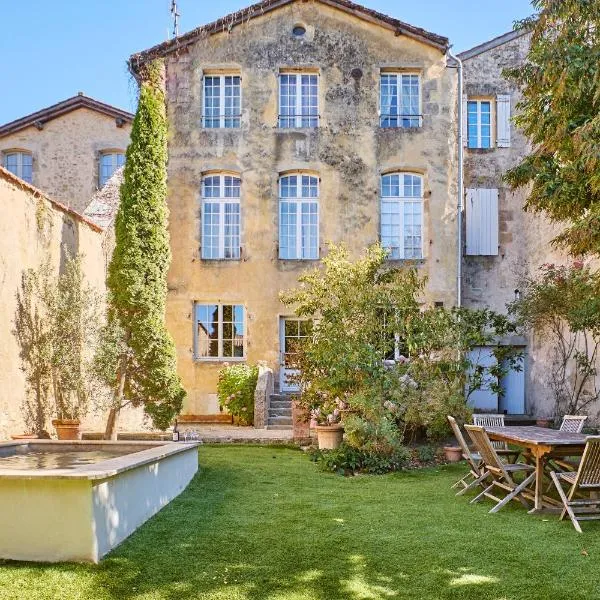 Maison d'hôtes de charme Le Clos de la Cathédrale en Sud Gironde，位于巴扎斯的酒店