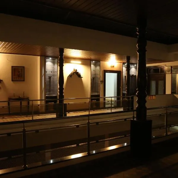 Hotel Mudra Midtown Suites & Rooms，位于Bālehonnūr的酒店