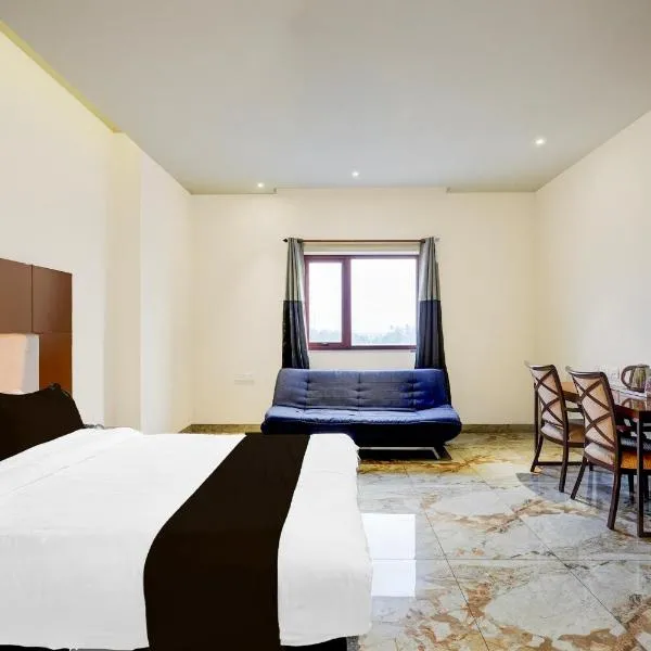 Townhouse JFN Comfort Hotel，位于钦奈的酒店