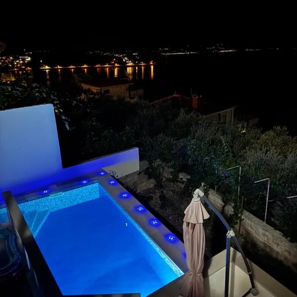Apartments Villa Suzana Including Private Pool，位于塞尔察的酒店