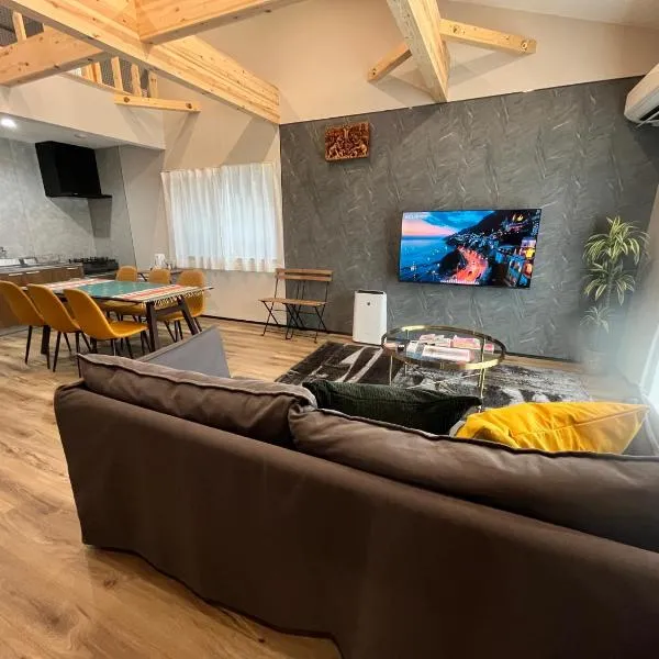Loft House K2 Anotsu Midpoint三重県真ん中観光便利津市鈴鹿伊勢伊賀，位于津市的酒店