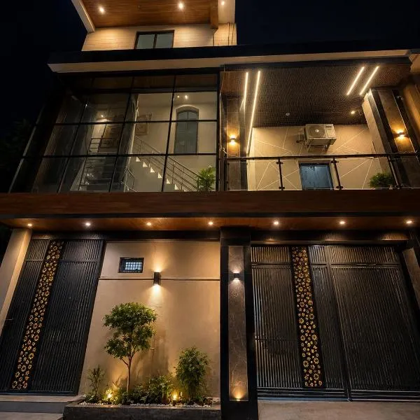 Hotel New Vedas Villa 15 mints From Ram Temple，位于Ayodhya的酒店