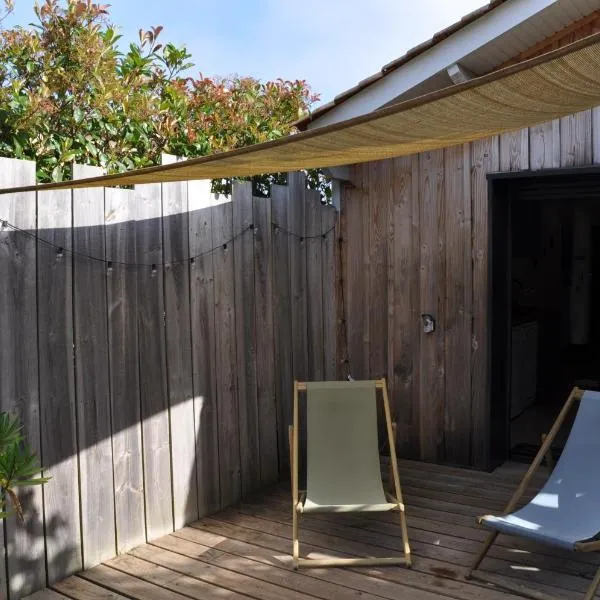 La Cabane 14 climatisée - Escapade sur le Bassin d'Arcachon - Terrasse & Nature，位于朗通的酒店