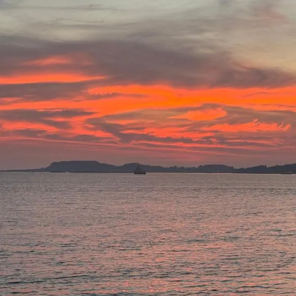 Best view beach front apartment，位于斯塔万格的酒店