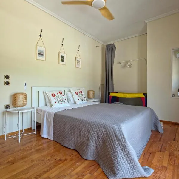 Cozy 3 Bedroom Apt Summer Deal,位于凯尔基尼的酒店