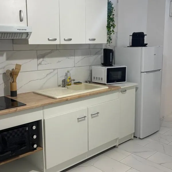 Maison de village au calme 4 personnes,位于Saint-Paulet-de-Caisson的酒店