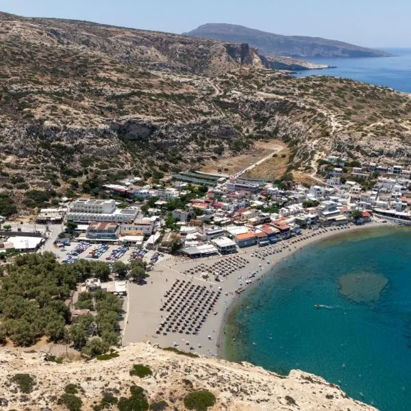 Khōra Suites Matala，位于马塔拉的酒店