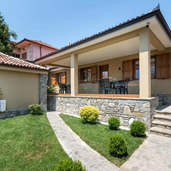 Villa Zoi A Stay to Remember Guesthouse I Sleep on the Historic Roman Road Via Egnatia inside the ancient walls of Elbasan Castle and wake up to a homemade Albanian breakfast prepared by a local family,位于爱尔巴桑的酒店