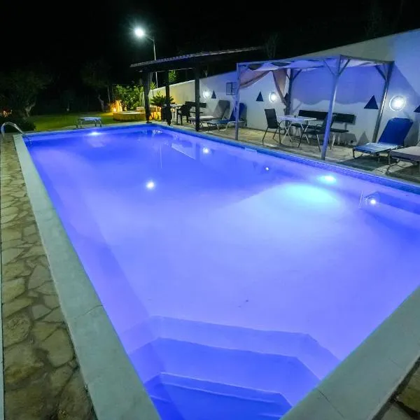 Efi Pool & View Alepochori i，位于卡图阿里波克里昂的酒店