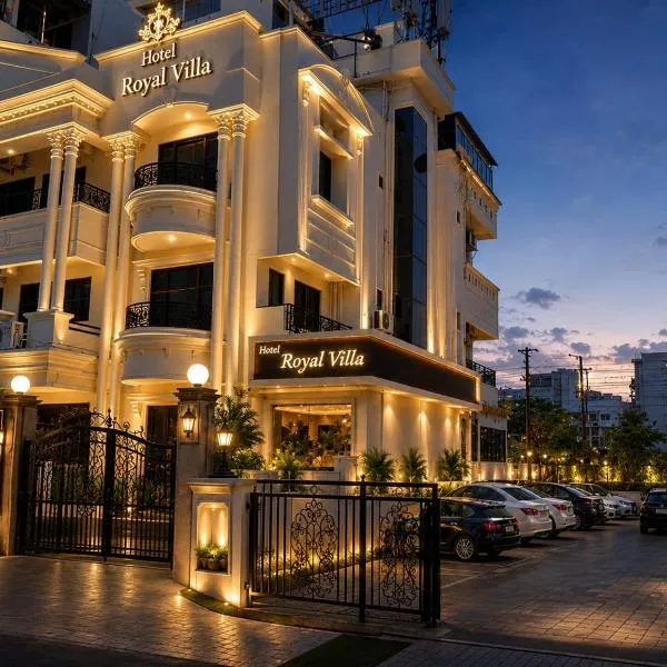 Hotel Royal Villa，位于那格浦尔的酒店