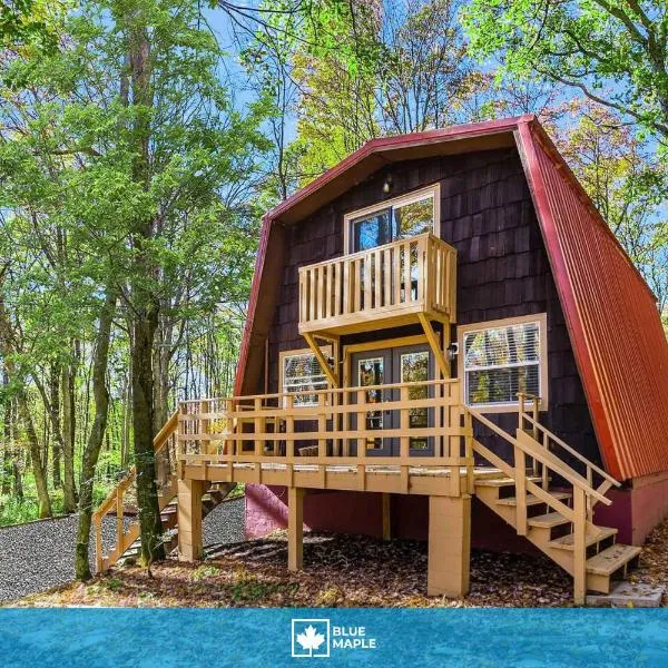 Cabin retreat w deck & lake access，位于Terra Alta的酒店