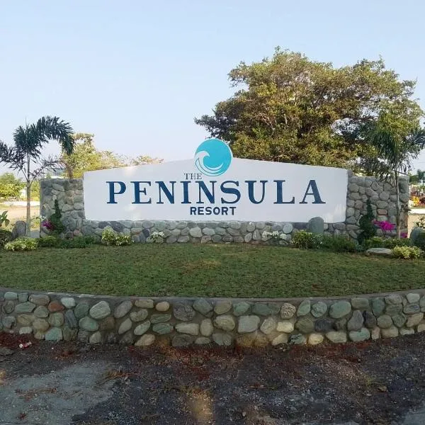 The Peninsula Resort,位于Mamburao的酒店