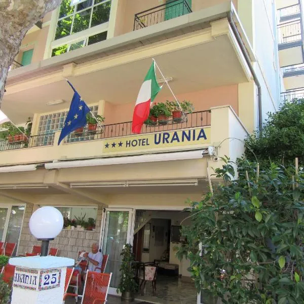 尤尼娅酒店，位于Igea Marina的酒店