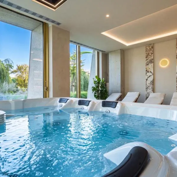 Boulevard Drobnera SPA&Wellness - Restaurant PONTI - Widok na Odre，位于弗罗茨瓦夫的酒店