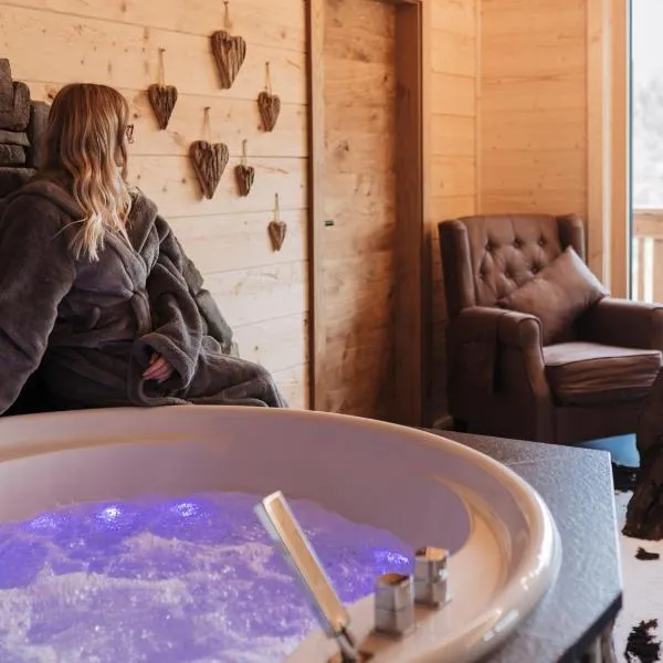 Romantikchalet Bärenhöhle mit eigenen Wellnessbereich, Komfort und viel Ruhe，位于Vorra的酒店