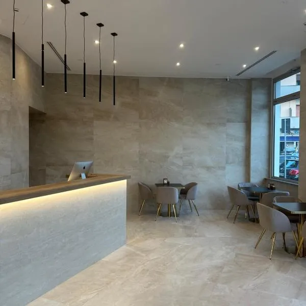 Hotel Corona,位于泰尔莫利的酒店