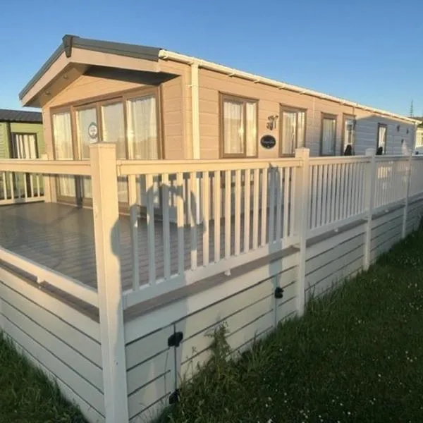 6 berth ideal for edin fringe tattoo etc，位于邓巴的酒店