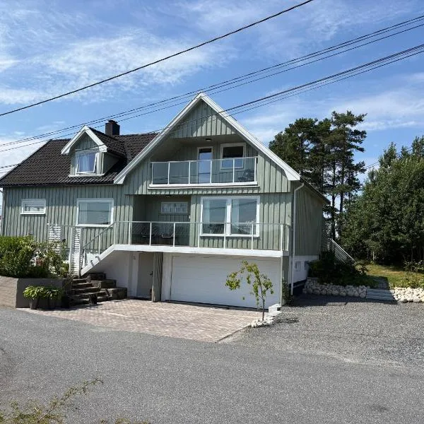 Koselig leilighet Arendal，位于阿伦达尔的酒店