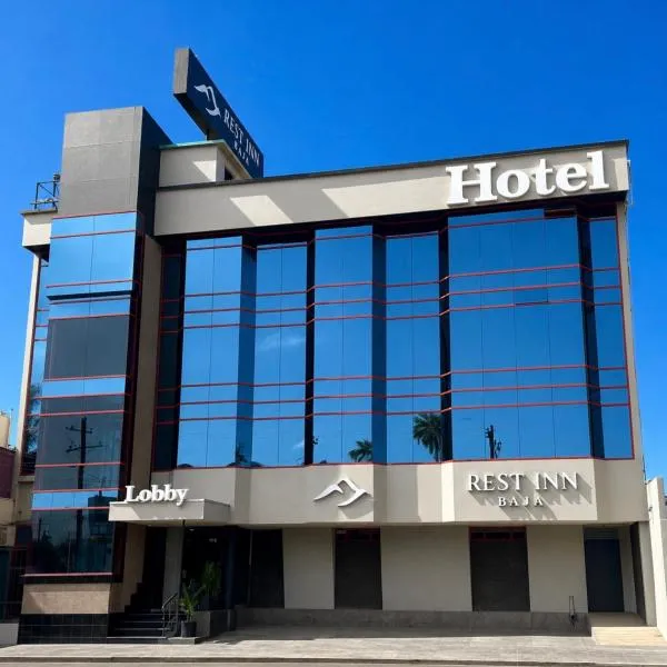 Rest Inn Baja，位于恩塞纳达港的酒店