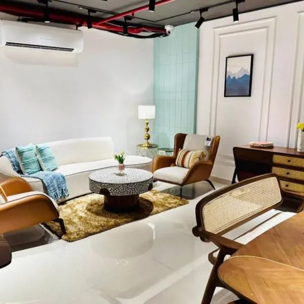 Hotel Prithvi Studio - RDC And Santosh Hospital，位于加济阿巴德的酒店
