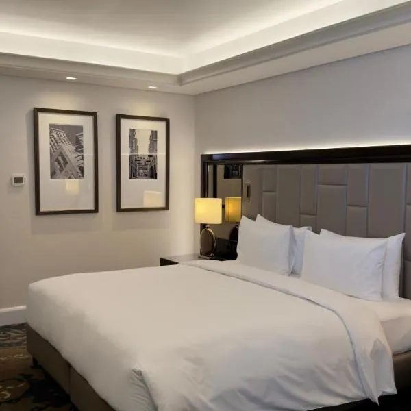 Ayushmaan Hotel - near Jabalpur Railway Station,位于贾巴尔普尔的酒店