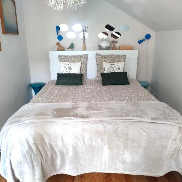 La Suite 27 bis, maison de charme avec terrasse, proche gare et centre，位于甘冈的酒店