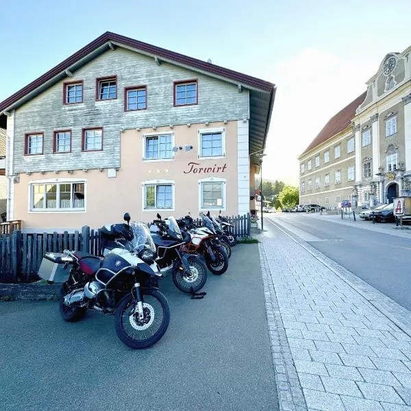 Pension Torwirt，位于圣兰布雷希特的酒店